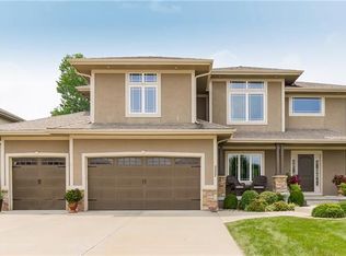 332 SE Golden Ln, Lees Summit, MO 64063