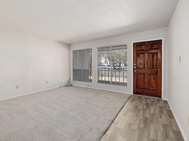 6910 Hart Ln #907 — Photo 7
