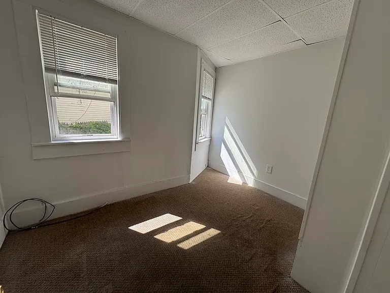 107 College St #1R — Photo 12