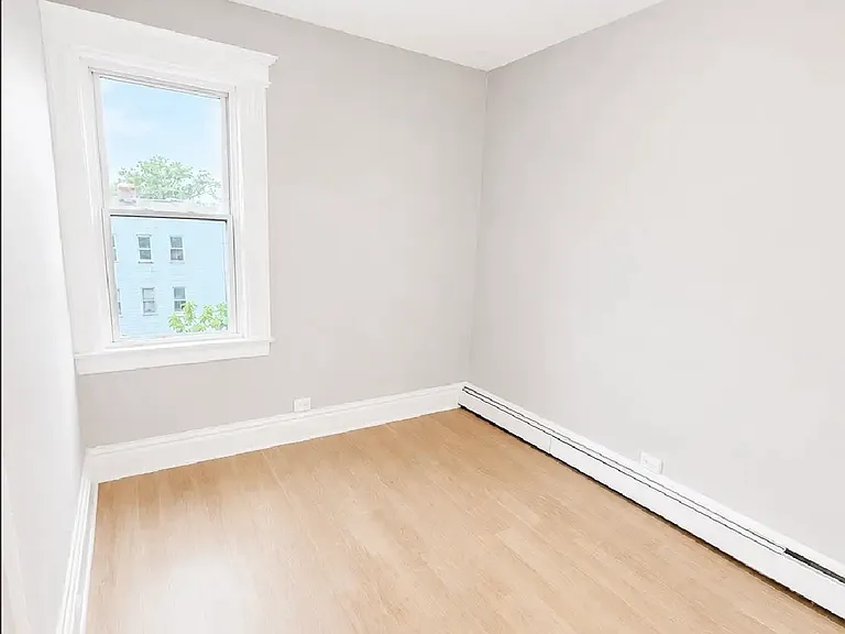 535 21st St #3 — Photo 5