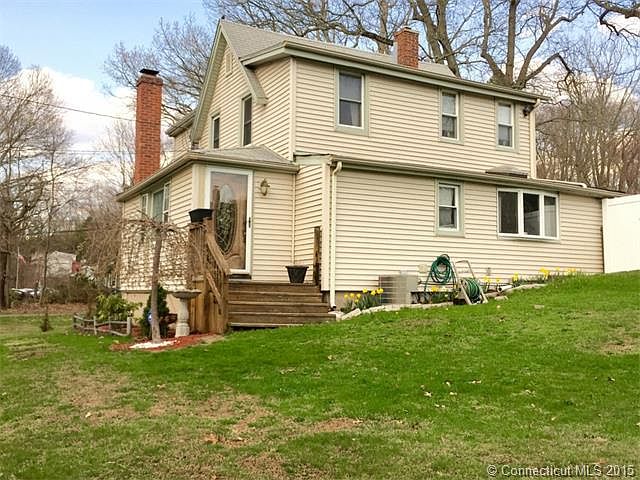 Front entryway to home, vin...