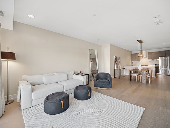 5th image of 815 Laurel Ave APT 203