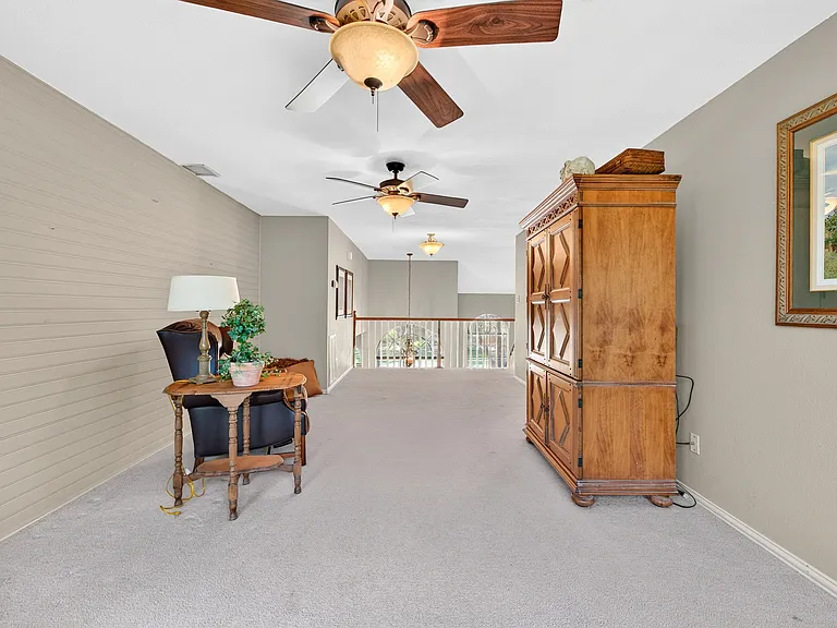 Large upstairs game room with closet
