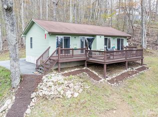 565 Mayapple Ln, Mars Hill, NC 28754
