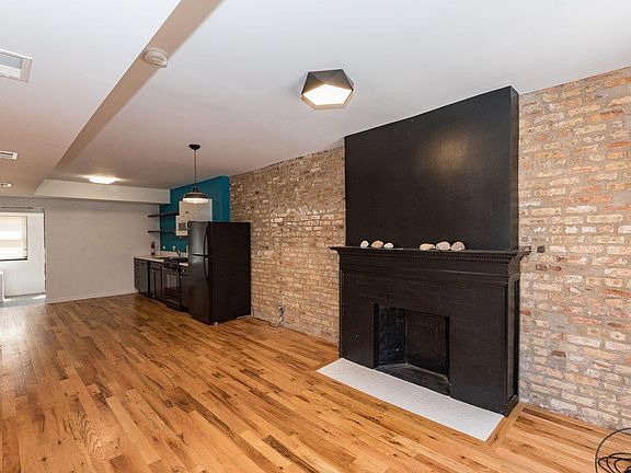 3rd image of 2317 W Foster Ave #2B