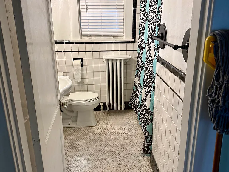 2100 University Cir — Photo 17