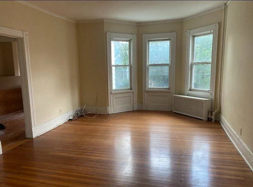 3 bed, 1.5 bath, $1,800 — Photo 2