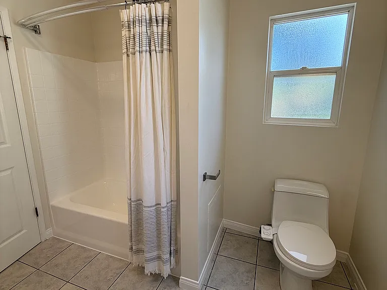 2446 S Centinela Ave — Photo 43