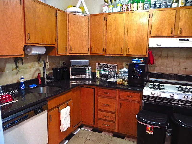2 bed, 750 sqft, $3,350 — Photo 3