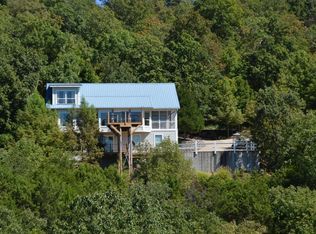 85 White Rockbluff Dr, Reeds Spring, MO 65737