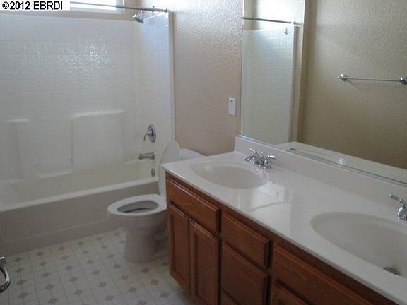 2nd image of 4011 Crescent Ct