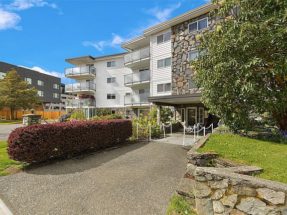 2nd image of 848 Esquimalt Rd #214