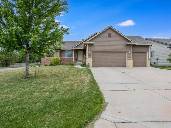 4001 N Westbrook Ct, Maize, KS 67101