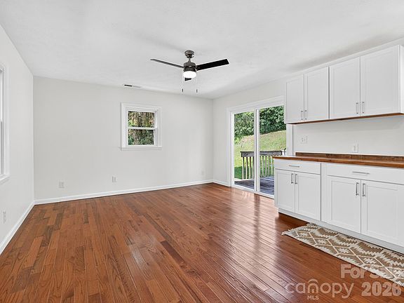 5th image of 47 Carolina Mountain Dr