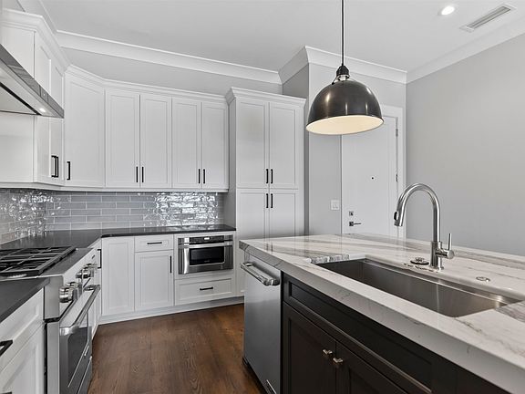 4th image of 110 N Markley St Unit 304