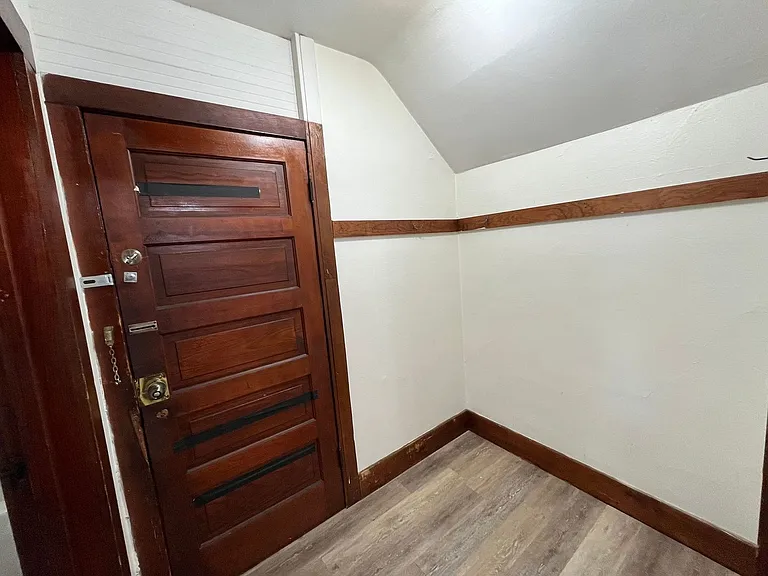 725 Werle Ave — Photo 11