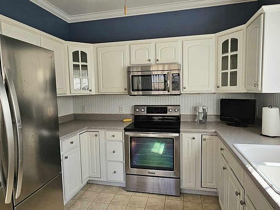 3rd image of 212 Webb Ln NE