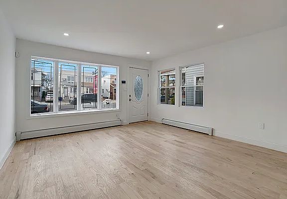 3rd image of 5516 Avenue M #1
