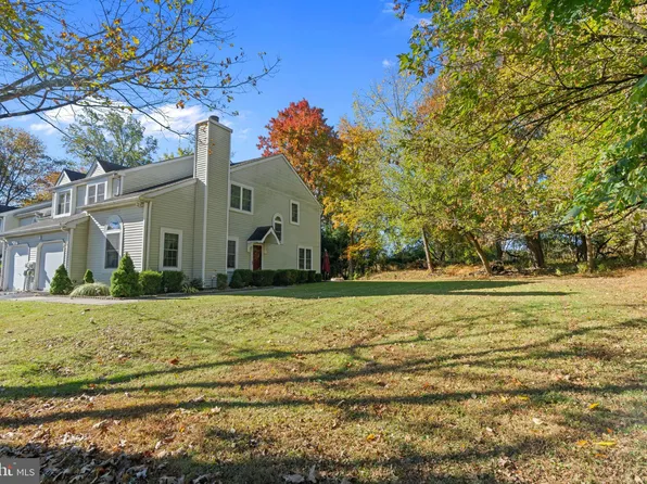 537 Ashton Cir, Feasterville Trevose, PA 19053