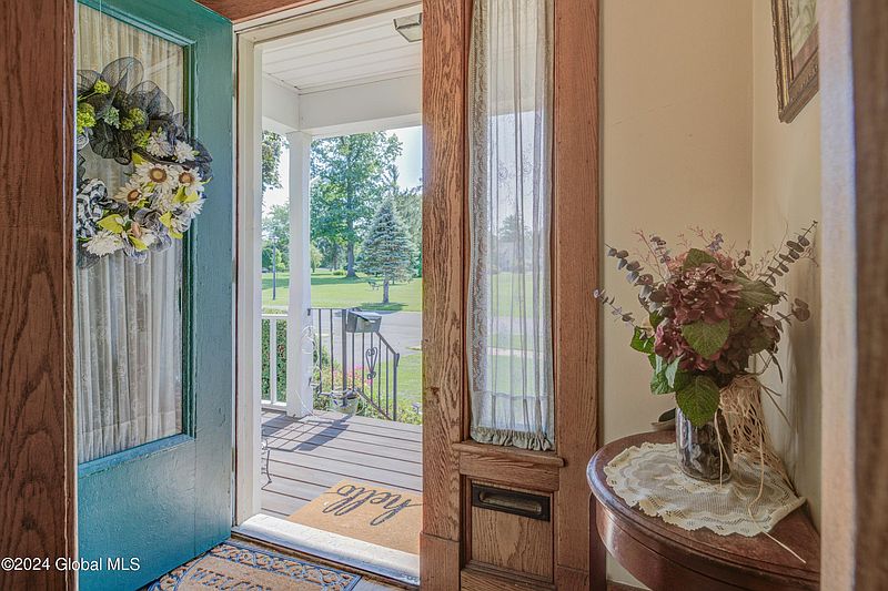5th image of 33 N Park Drive