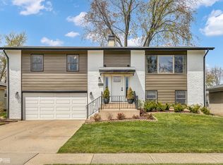 1726 W Pheasant Trl, Mount Prospect, IL 60056