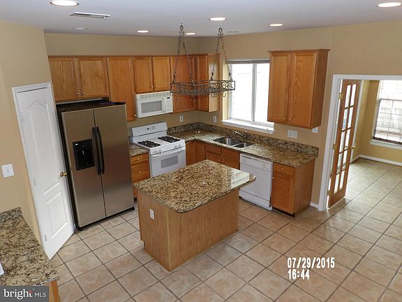 3rd image of 13101 Park Crescent Cir