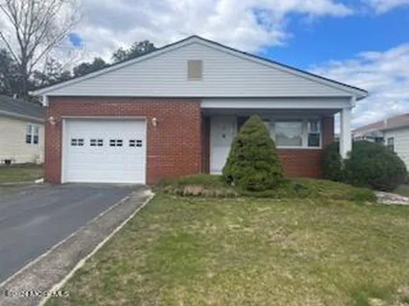 3 Bakoua Court, Toms River, NJ 08757
