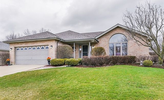 1st image of 371 Wexford Dr