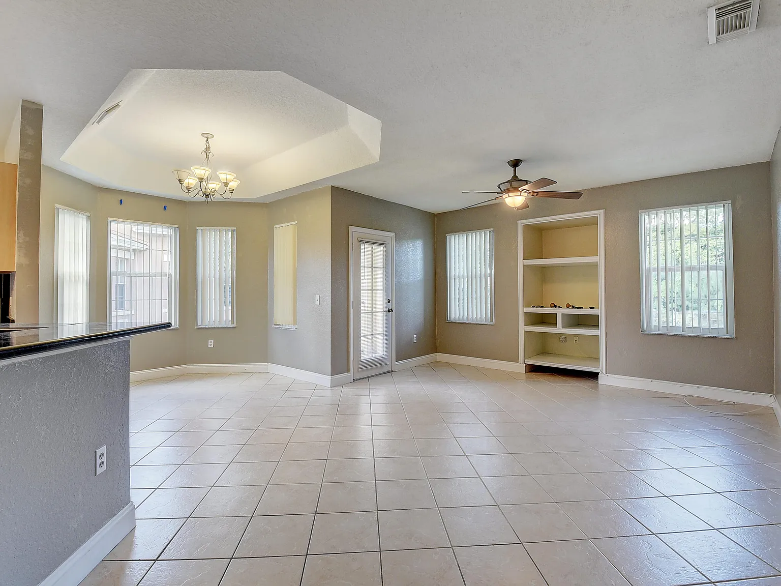 2 bed, 2.0 bath, 1353 sqft, $2,700 — Photo 3