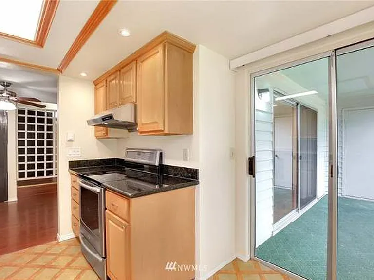 4635 W Lake Sammamish Pkwy SE #G201 — Photo 10