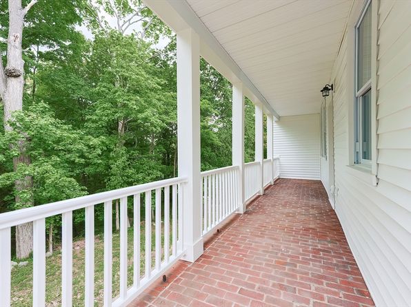 634 Washington St, Holliston, MA 01746