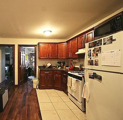 2nd image of 191 Vernon Ave #2