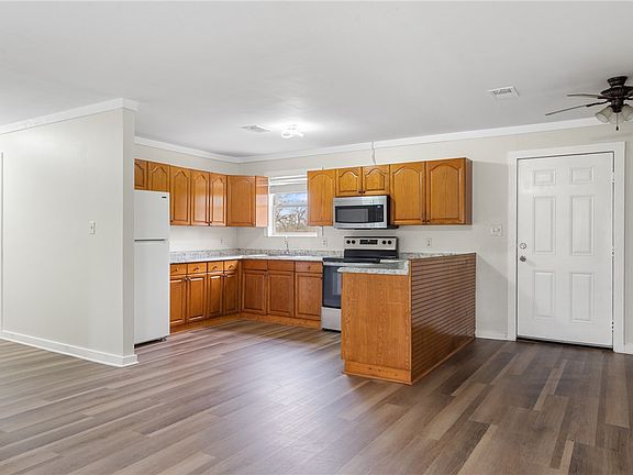 4th image of 7111 Refugio Cir