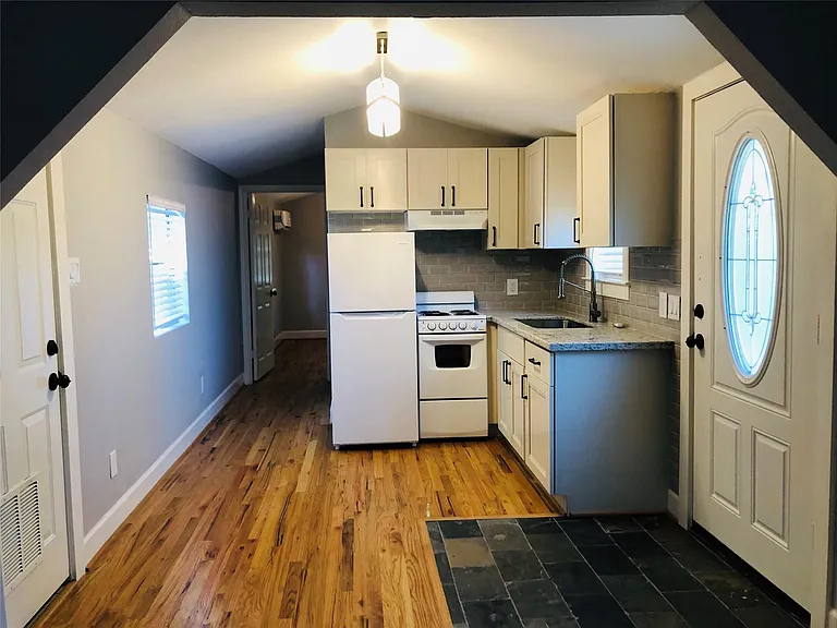 734A McDaniel St — Photo 12