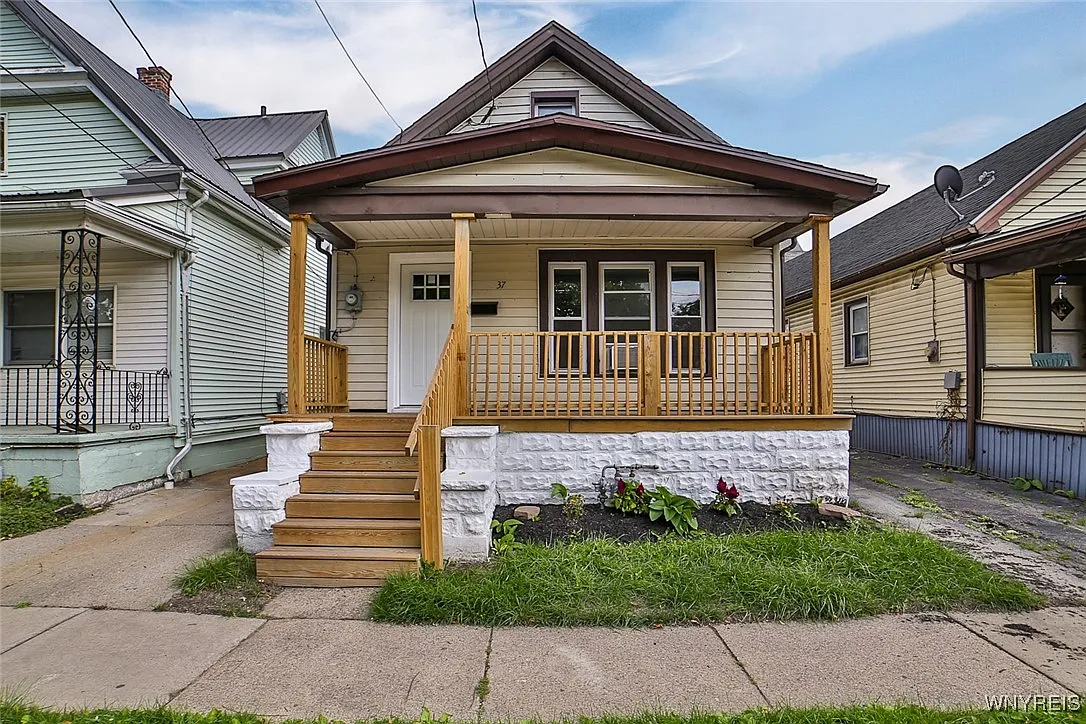 37 Clay St photo 1
