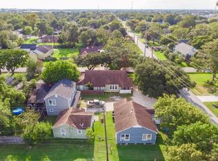 119 W B St, La Porte, TX 77571