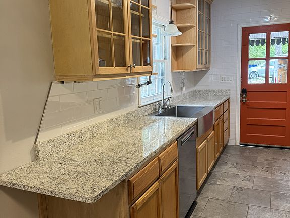2nd image of 808 Berkeley St
