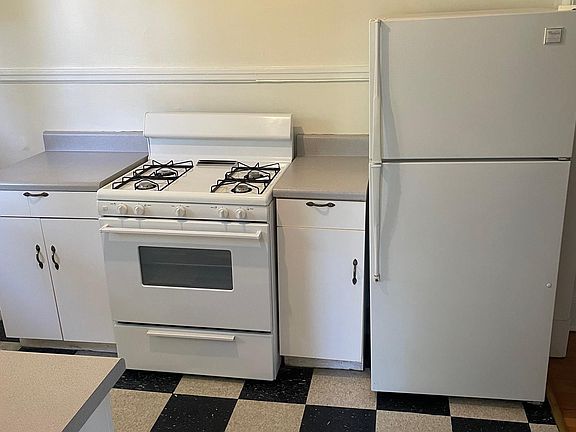 3rd image of 3332 W Grace St #2