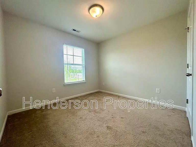 512 Laurel Walk Ln — Photo 11