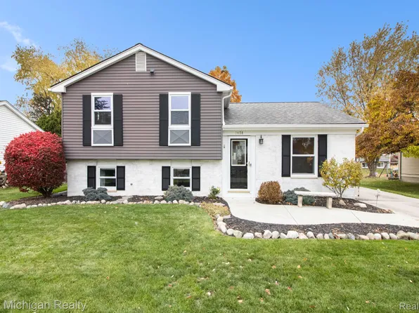2638 Calais Dr, Orion, MI 48359