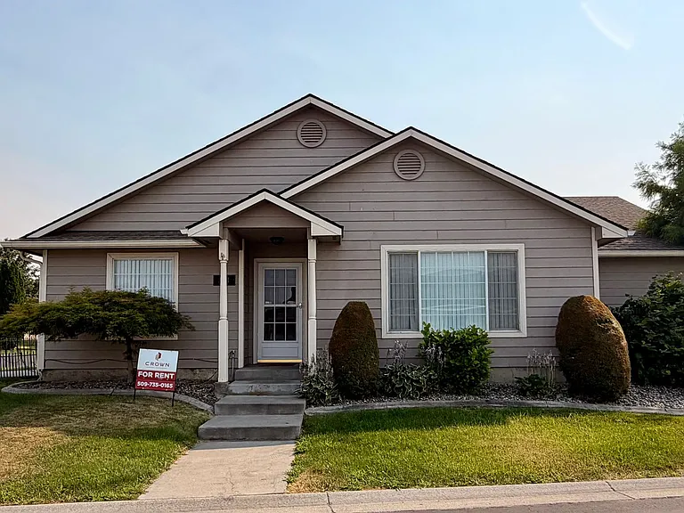 2421 S Arthur Ct — Photo 1