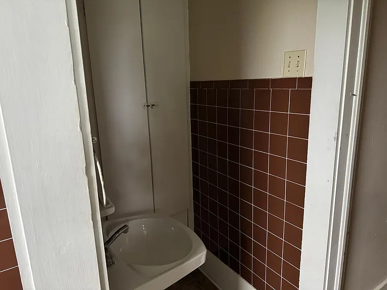 328 N Main St #B — Photo 6