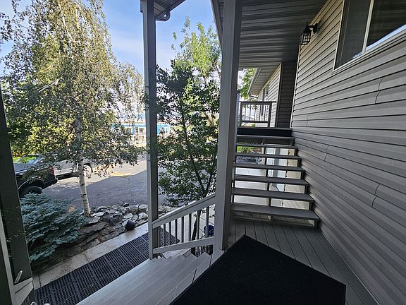 3rd image of 601 Overlook Way #B