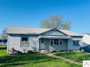 425 E Locust St, Lincoln, MO 65338