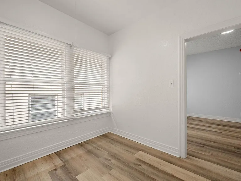 4144 W Adams Blvd — Photo 5