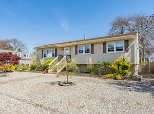 144 Pinewood Rd, Toms River, NJ 08753