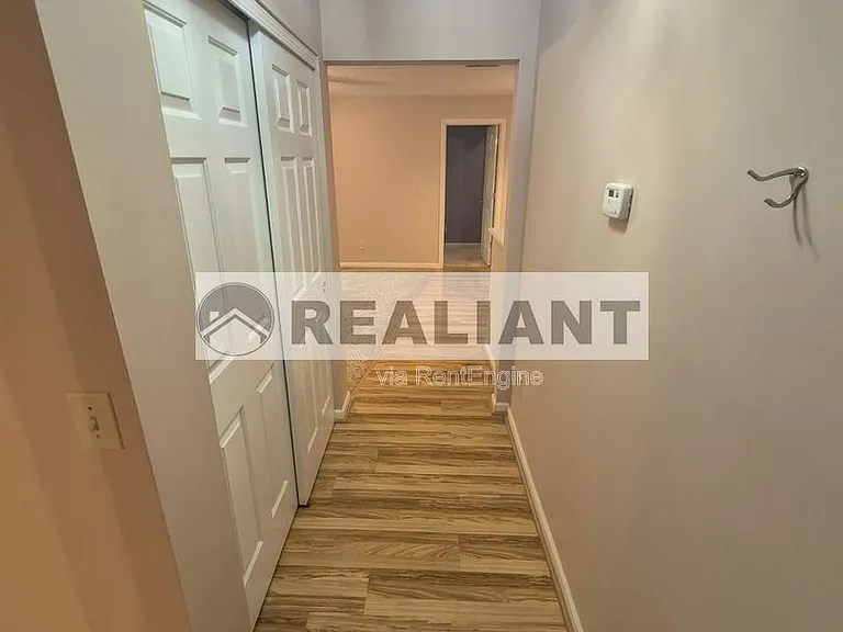 412 Marian Ln #8 — Photo 3