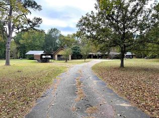 3051 Old Paris Rd, Mount Pleasant, TX 75455