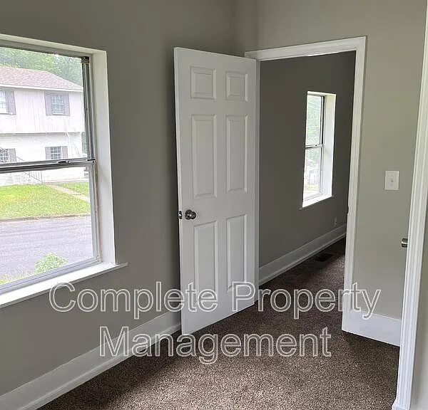 1434 Thomason Ave — Photo 8