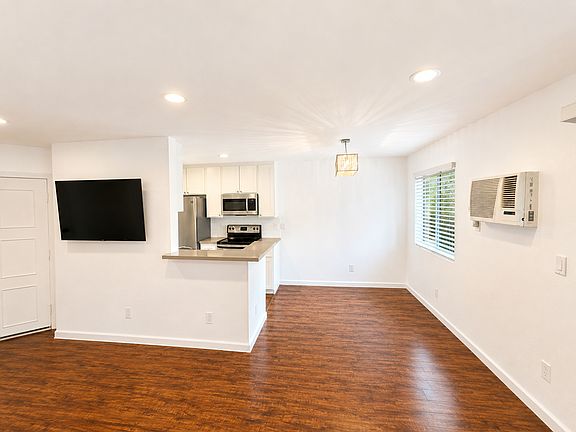 5th image of 1351 N Orange Dr APT 109
